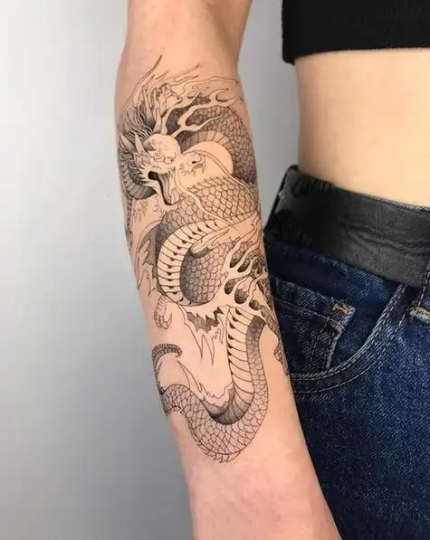 纹龙纹身的忌讳和讲究(揭示纹龙纹身的禁忌与注意事项)-百科杂议
