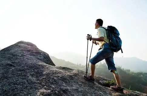 一览众山小,爬山,山顶和山腰谁的风景更美?