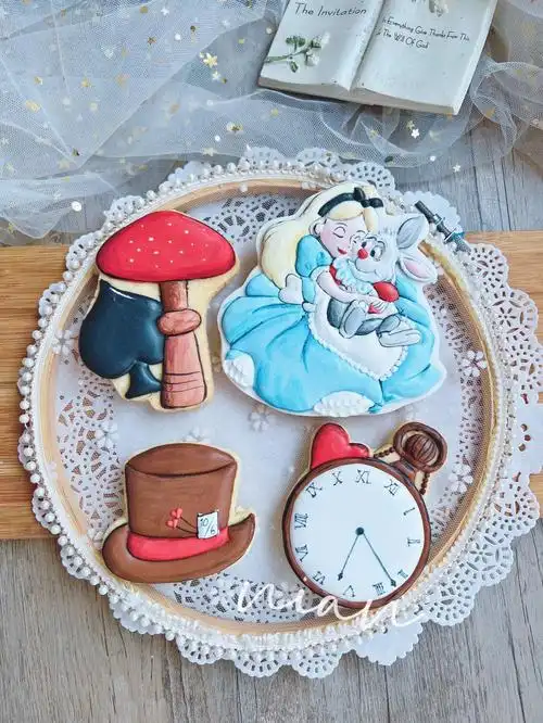 客订爱丽丝梦游仙境主题糖霜饼干