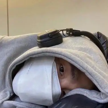 超帅冷酷的戴帽子男生高冷头像 用帽子遮脸的连帽卫衣头像男_男生头像