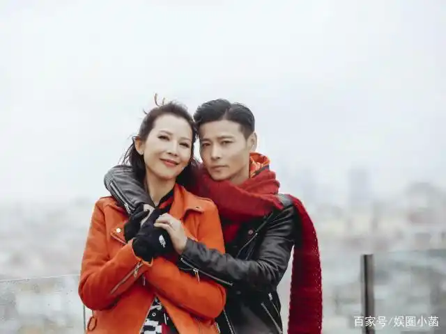 同样是老婆掌管财政大权,杨烁和袁成杰的待遇却不同!差距好明显