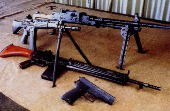 日本自卫队62式通用机枪及训练图