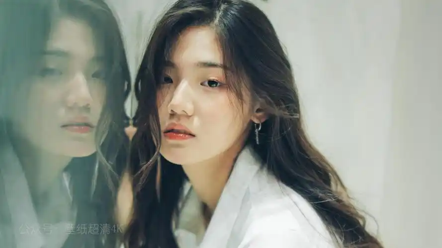 笑容超治愈的美女壁纸