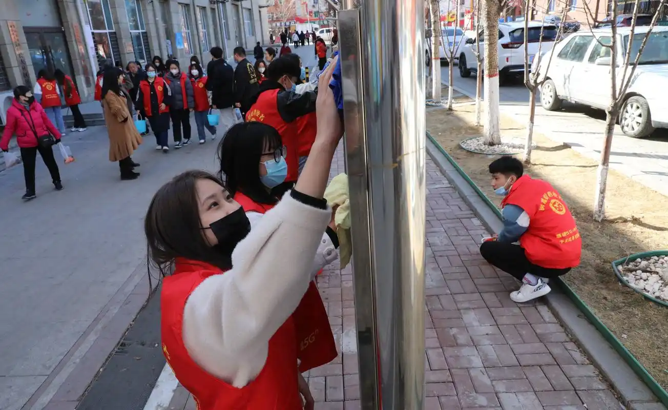 大学生开学第一课 社区服务