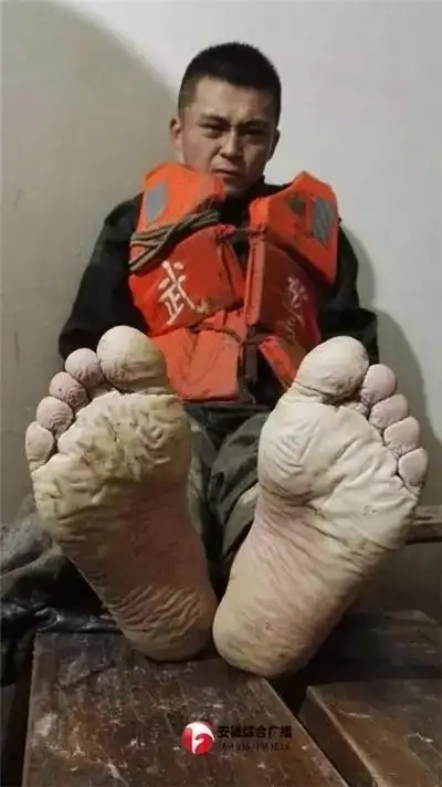 【记者在路上】寻找这双大脚