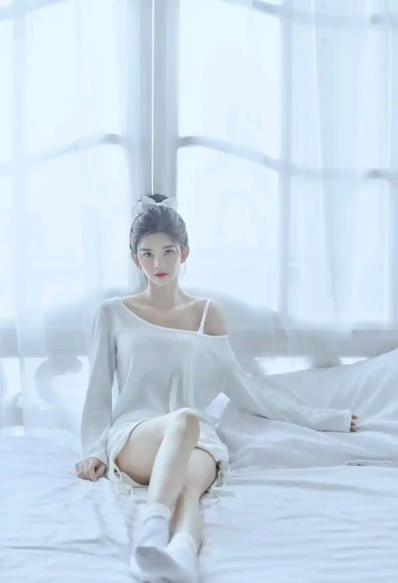 林思意皮肤白皙,清纯甜美,惹人怜爱