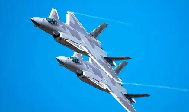 中国歼35战机进展喜人,这是踩着歼-20"上位"的吗?到底如何呢