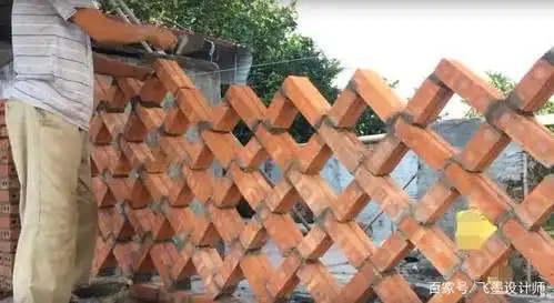 剩下的2车红砖,一块块抹上水泥,砌个镂空透风的院墙,好用极了