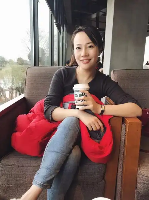 西安奔驰维权女车主在家陪父母过年新车很少开出门