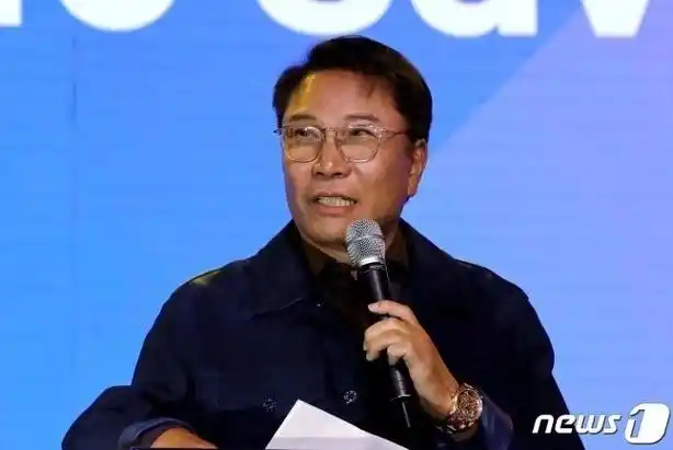 李秀满通过出售sm娱乐公司获得5300亿韩元规模的巨额资金!