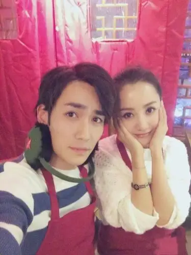 朱一龙杨蓉共度情人节,火锅夫妇成功走向现实,粉丝:可算是官宣了!