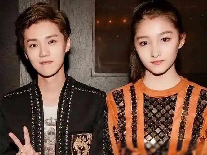 原创鹿晗关晓彤日本同框破分手传闻网友又嗑到糖了