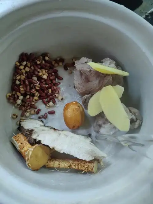 五指毛桃土茯苓祛湿汤