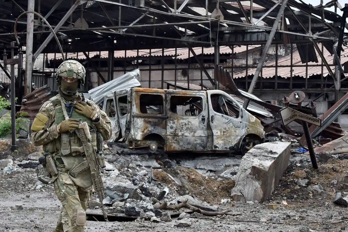 乌军全线大反攻,俄军撤退的消息满天飞,俄乌冲突局势真要逆转吗_俄军