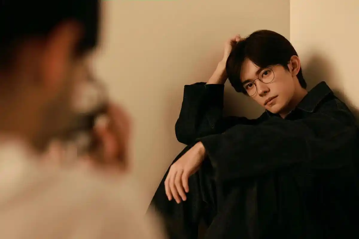 易烊千玺眼镜杀.玺子哥太牛了!啊啊啊啊眼镜适配度太高啦!这每 - 抖音