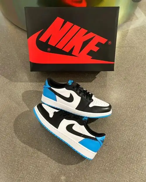 现售airjordan1low北蓝卡