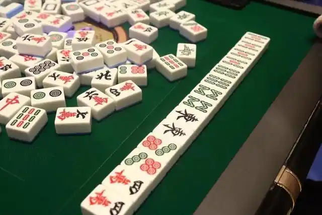 打麻将老是输怎么办?学会这几个技巧,助你成为牌桌上的"靓仔"