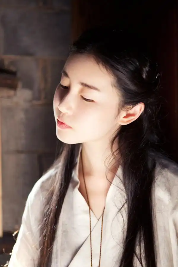 国民美女张辛苑古典汉服写真