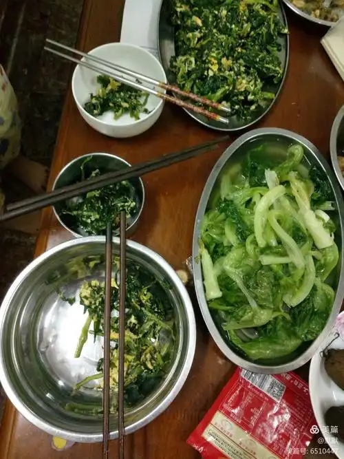 我自己一个人做的青菜,爸爸,妈妈和小q觉得太好吃了.