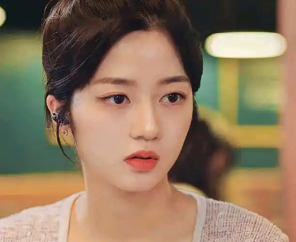 露娜绝了,越来越自信美丽!#顶楼