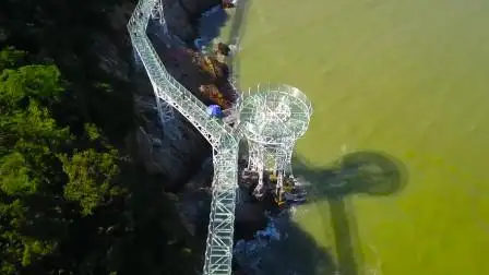 浙江温岭龙门沙滩玻璃栈道与七彩滑道 空中俯瞰