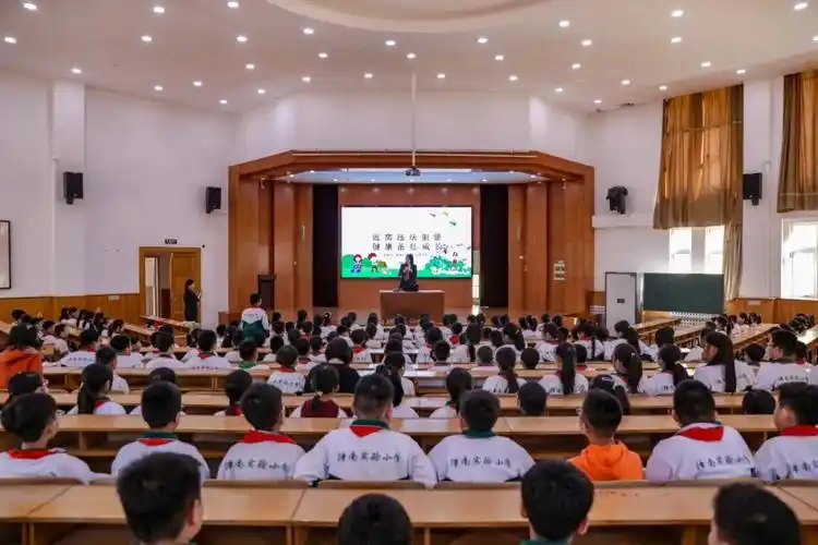 能力,3月20日,津南法院法官,津南区实验小学法治副校长刘晓彤走进校园