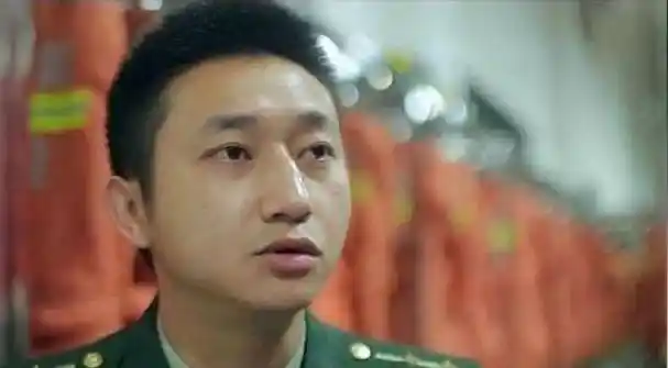原创汶川地震中被埋124个小时获救的蒋雨航今当消防员拯救他人