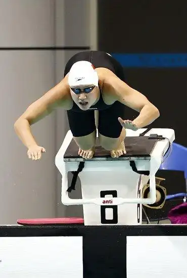 游泳冠军赛50米蝶泳刘子歌仅第4无缘领奖台