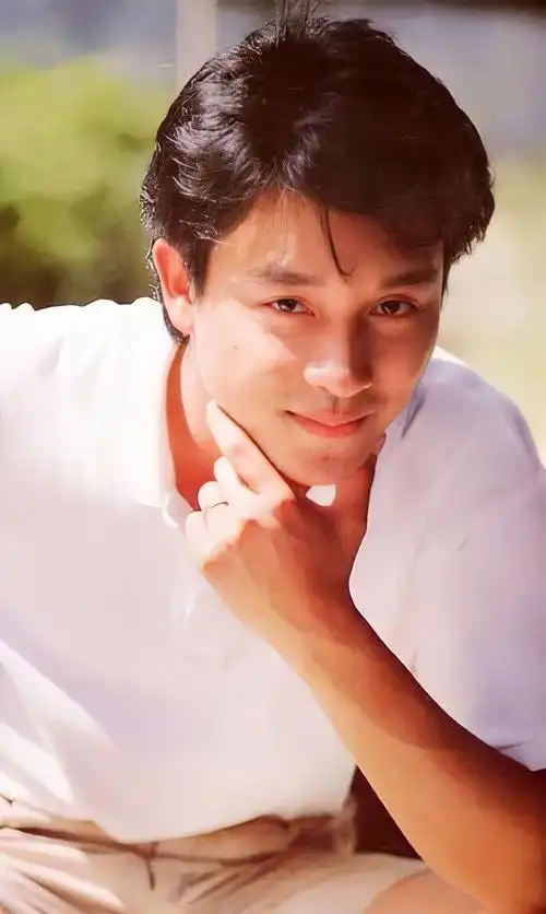 张国荣高清修复图片无水印