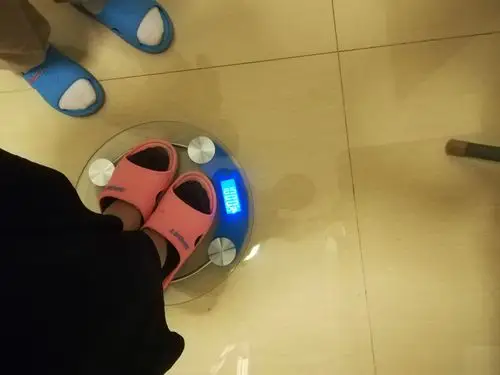 我的体重是50斤,妈妈的体重是100斤,妈妈的体重是我的2倍!