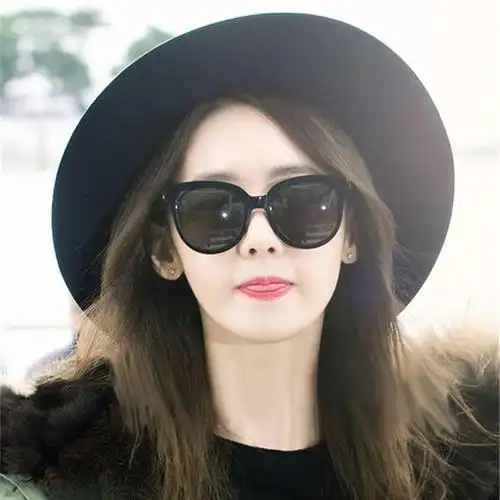 为什么明星都喜欢戴墨镜其实并不是怕被粉丝认出