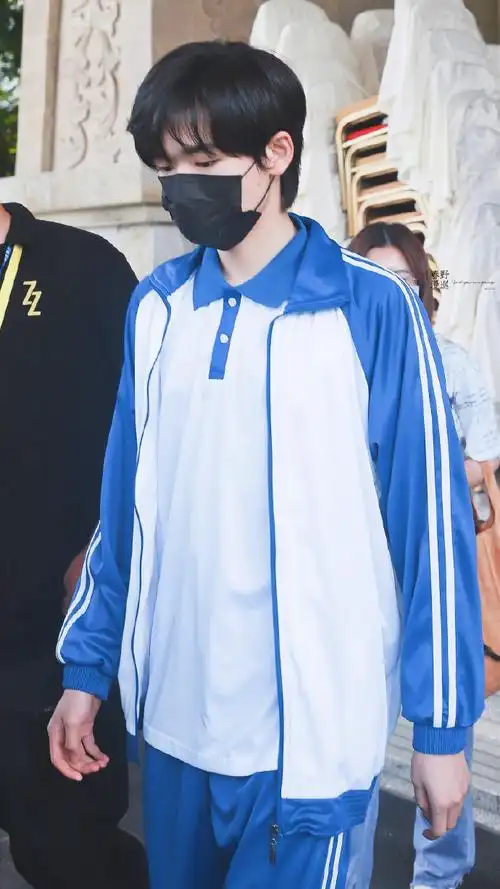 宋亚轩蓝白校服路透