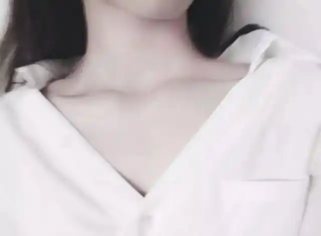 云中女孩子的锁骨有多好看?