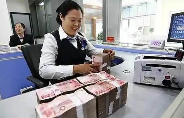 夫妻在同一家银行各存有50万现金,如果银行破产,该怎么赔?__财经头条