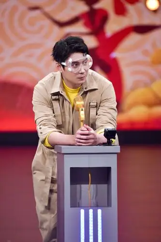 在"传声筒"游戏中,开心麻花队需要传递表演春晚经典小品《女神和女