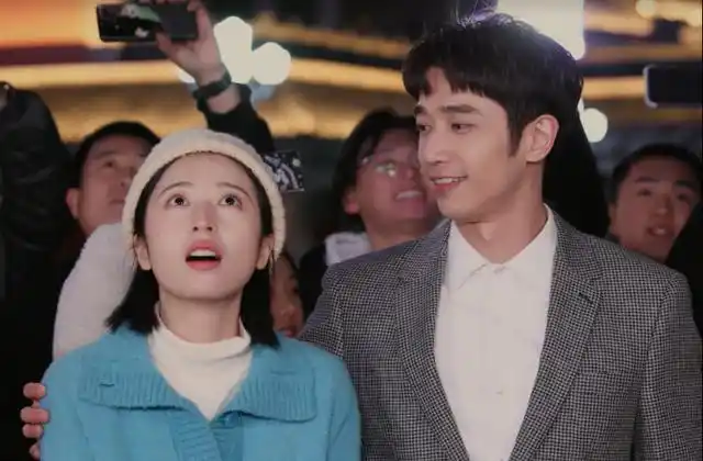 无论是什么职业,我们心底都渴望爱与被爱,由刘以豪和周雨彤饰演的甜宠