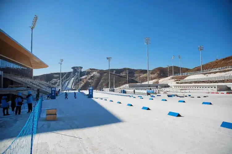 体彩助力张家口赛区逐梦冰雪_场馆_滑雪_运动