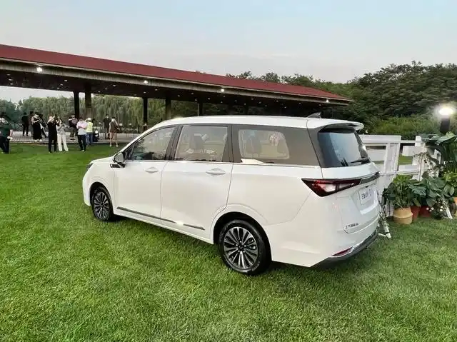 五菱宏光商务车七座2021新款价格(五菱宏光商务车七座2021新款价格表)