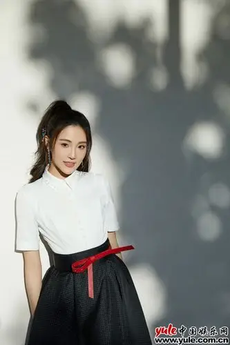 张可盈《老酒馆》明晚"踢馆"上线 活兽小棉袄"浑身都是响"