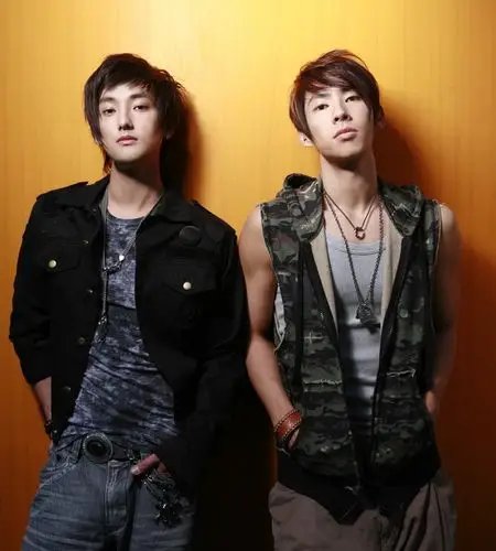 资料图片:吴建豪安七炫kv组合全新写真(19)