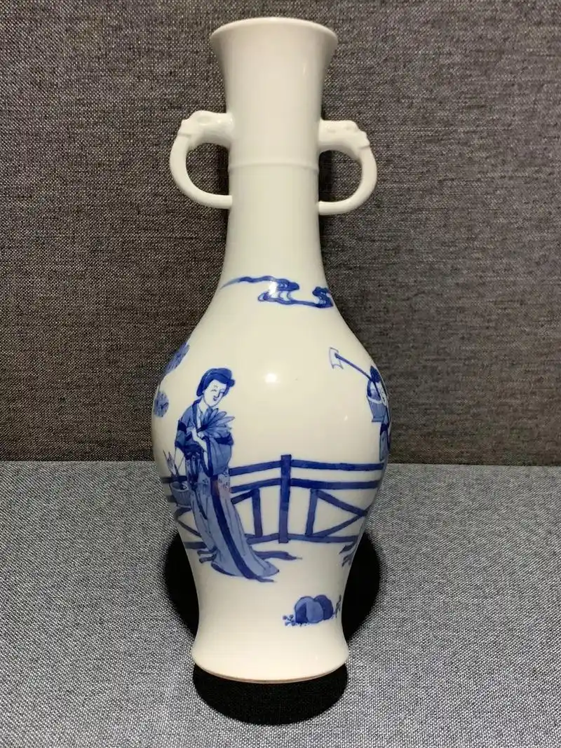 清康熙青花侍女图双耳瓶高28厘米肚径115厘米全美品