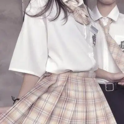 收集   点赞  评论  精选动漫情侣头像 禁二传商用 兔萝の自截调色 0