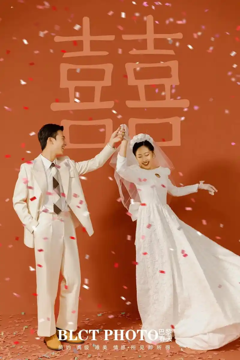 巴黎春天婚纱摄影