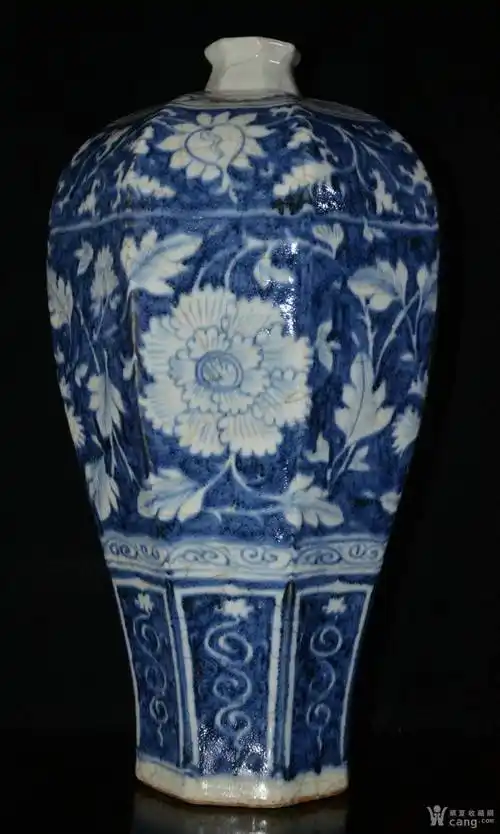 元青花开片牡丹纹八方梅瓶;47x25
