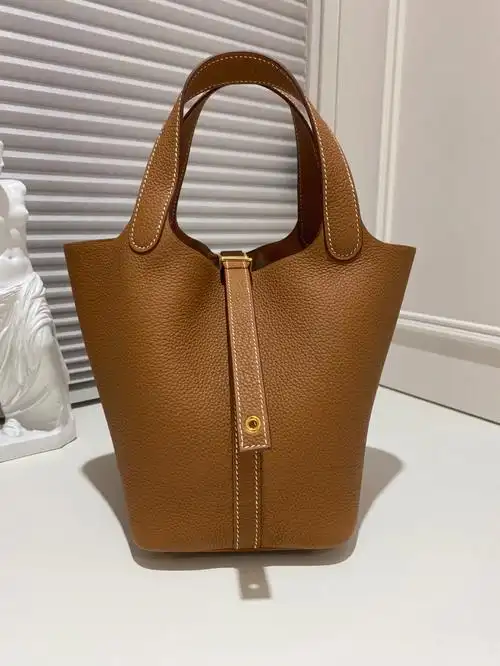 这么美的颜色,怎么能不收#hermes爱马仕  #爱马仕菜篮子  #爱马仕菜