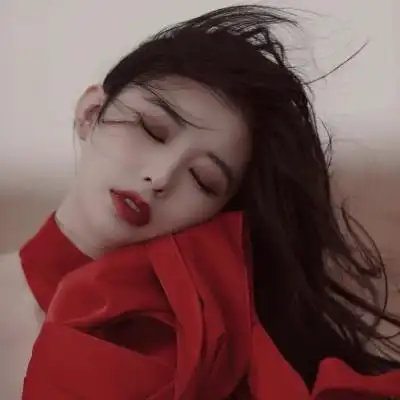 女生头像红色系最火最新图片