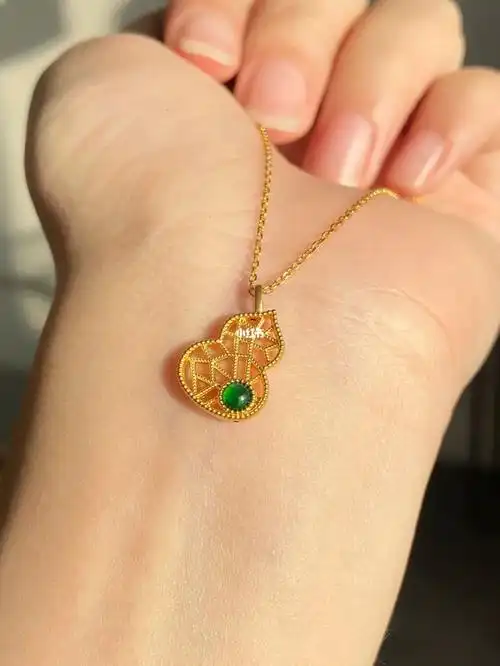 花丝葫芦18k金翡翠镶嵌吊坠项链