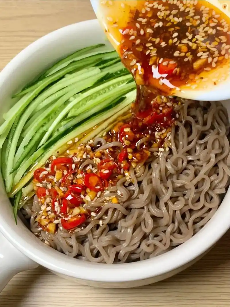 这玩意我吃一辈子都不腻!分享低脂低卡凉拌荞麦面! - 抖音