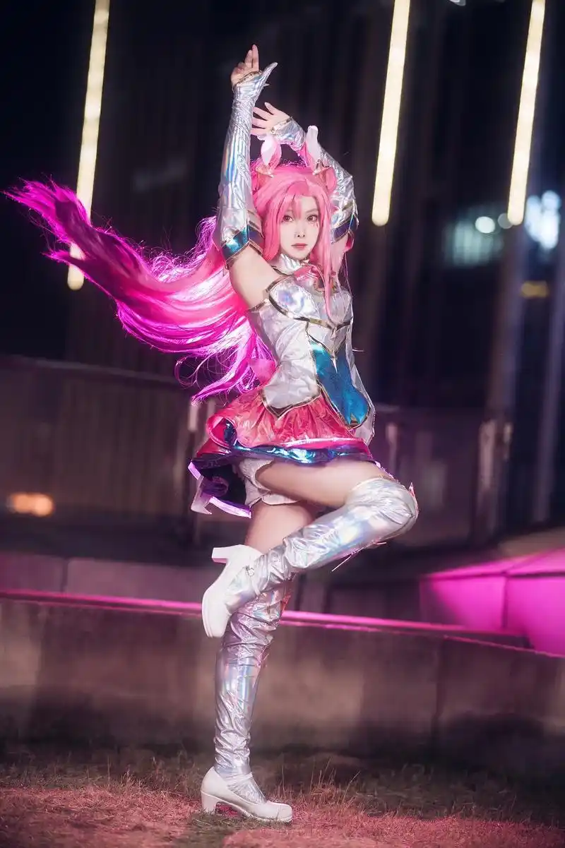 cos #lol #卡莎 #星之守护者 #英雄联盟 我回来 - 抖音