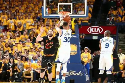 全方位超慢镜头看清库里投篮所有细节潮流引领者